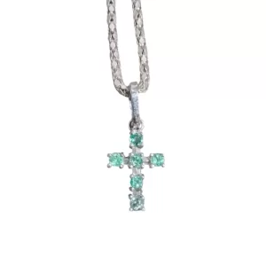 Cadena de plata con cruz de esmeraldas naturales