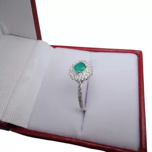 Anillo de plata talla 7 con esmeralda natural